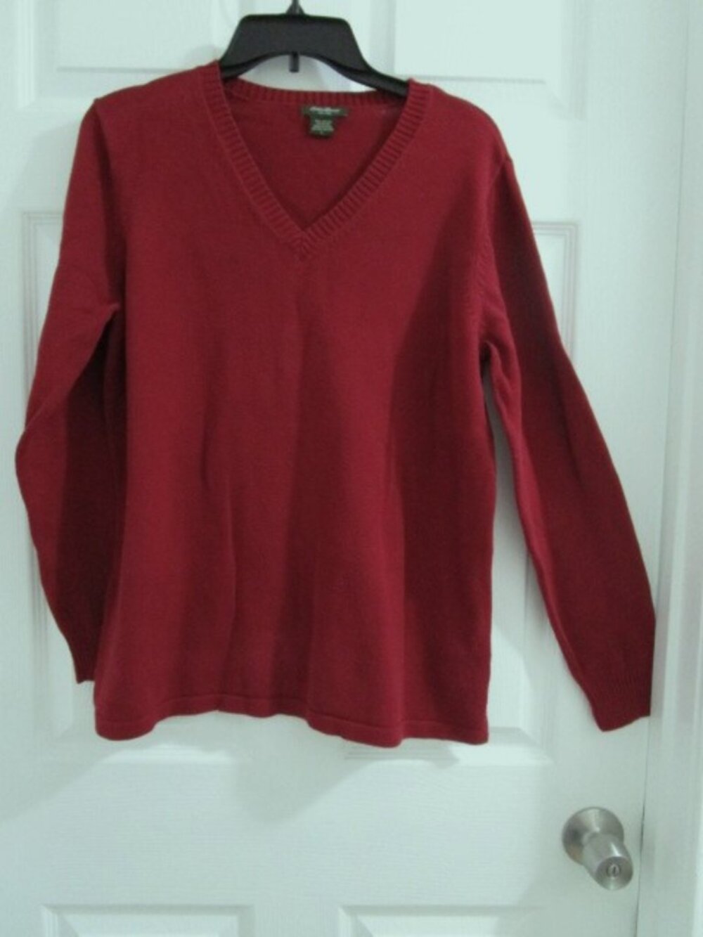 WOMAN'S RED/WINE EDDIE BAUER V NECK SWEATER Size L